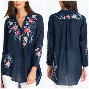 Johnny Was Miro Henley Popover Tunic Small shirt top navy blue floral embroidery